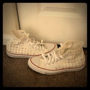studded converse white
